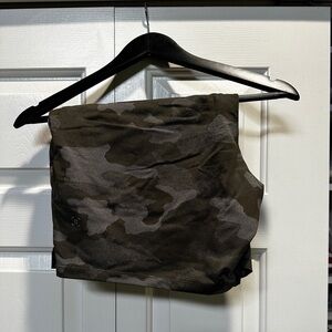 Lululemon Men’s Pacebreaker Shorts Large